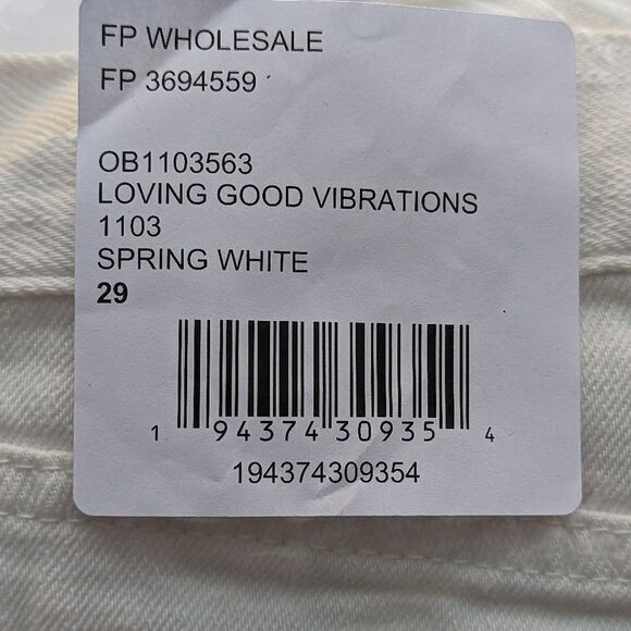 NWT Free People Loving Good Vibrations Denim Fray Shorts spring white sz… - Picture 6 of 10